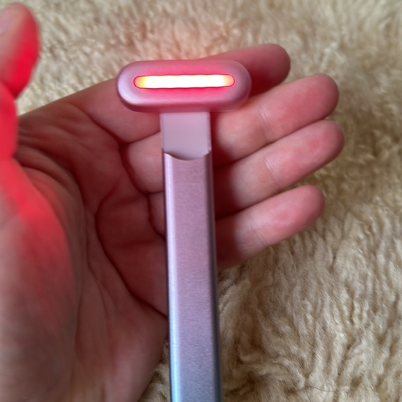 Solawave Red Light Face Wand Ombré - Picture 6 of 7